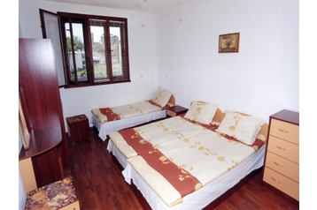 Bulgārija Chata Velika, Eksterjers